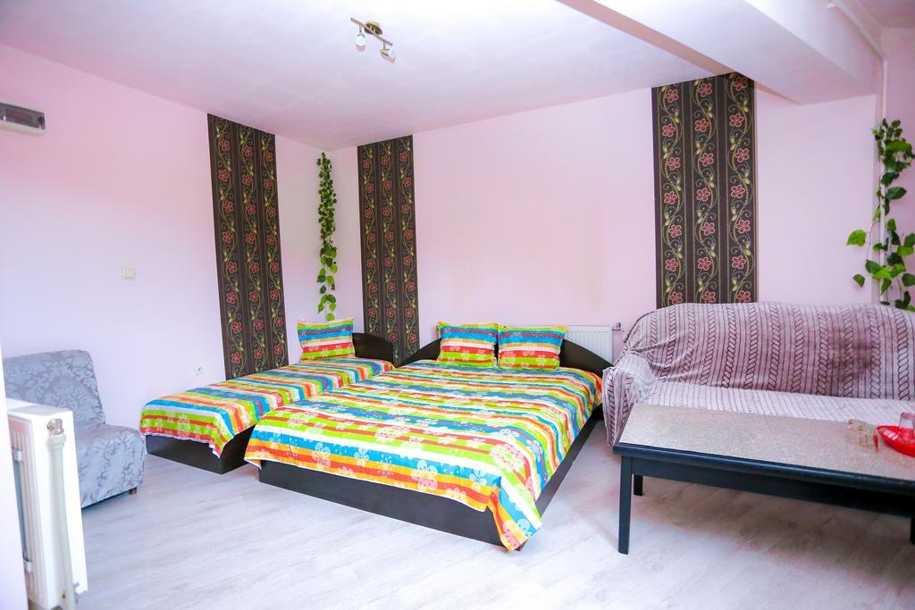 Hostel Shatrata Bogomilovo Exterior foto